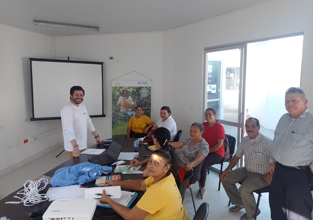 Foto Crédito y Seguros